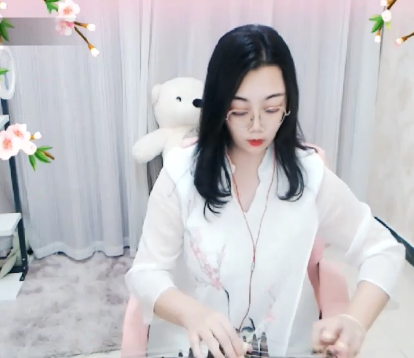 小林  正在直播中... ...